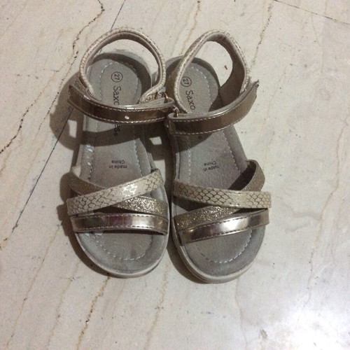 Saxo Bluss sandals used for girl size 27 gold