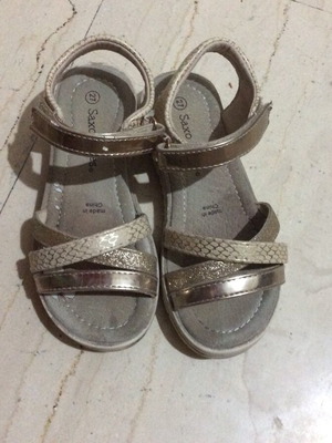 Saxo Bluss sandals used for girl size 27 gold