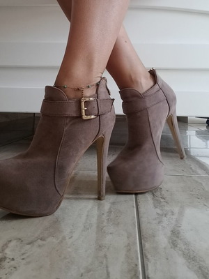 Women's high-heeled ankle boots with double sole and thin heel size 36 used, beige