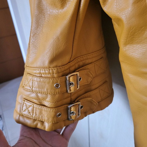 OPPORTUNITY!!! yellow leatherette