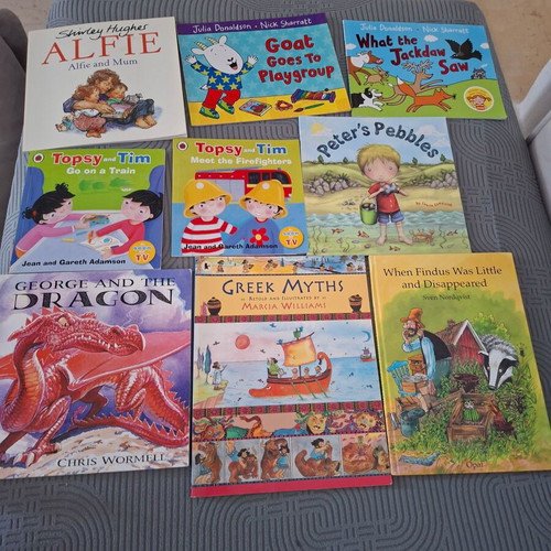 English children's books pack of 40 like new