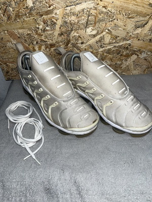 Nike Air VaporMax Plus αθλητικά παπούτσια μεταχειρισμένα, μέγεθος 42, άσπρα