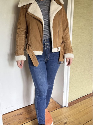 Γυναικείο δερμάτινο μπουφάν Zara με γούνα, σαν καινούργιο, μέγεθος Μ, καφέ και μπεζ