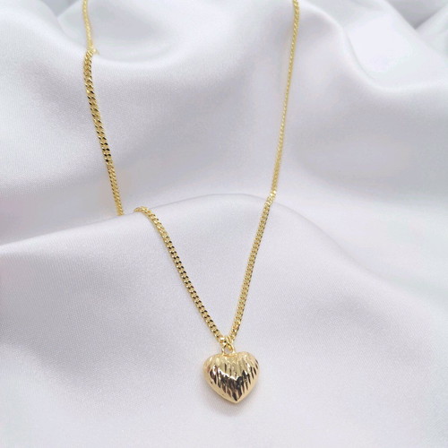 Necklace with embossed heart 18K gold plated new