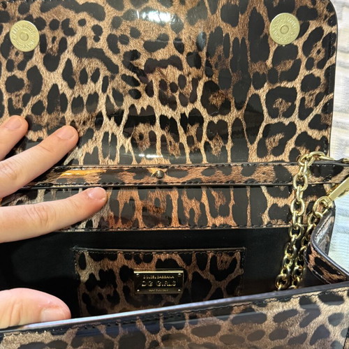 Dolce & Gabbana leopard print bag like new, brown shiny fabric