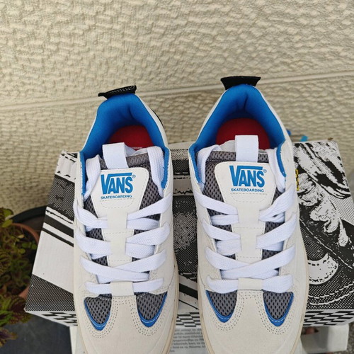 Vans Skate Mixxa shoes new with tags, white and blue, size 44
