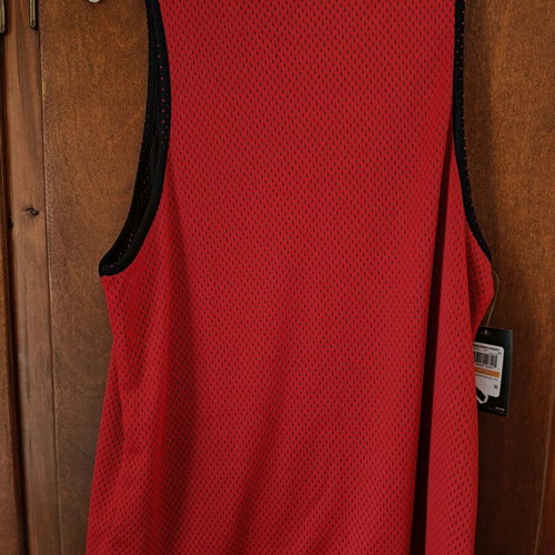 Under Armour basketball jersey (brand new)