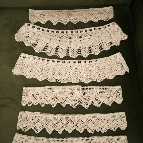 Table linens like new, set of about 80 pieces
