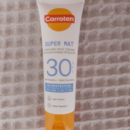 Carroten Super Mat SPF30 face sunscreen
