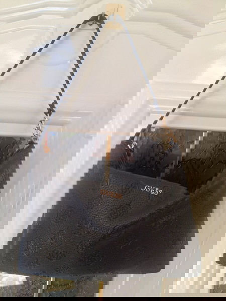 GUESS ΤΣΑΝΤΆΚΙ ΜΑΎΡΟ