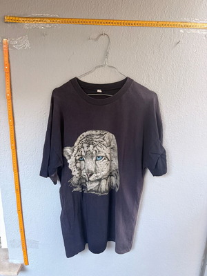 Oversized black t-shirt with leopard print XL used