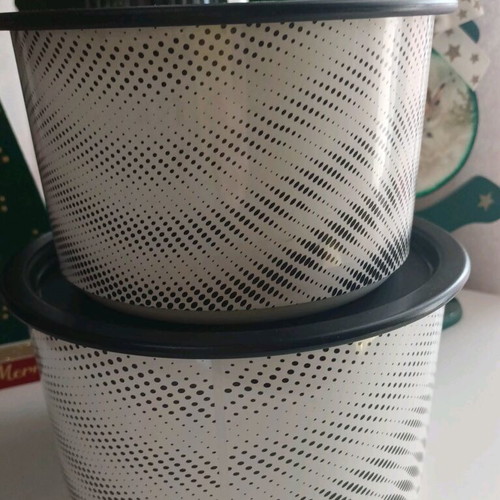 Tupperware canister set 940 ml and 1.4 l new