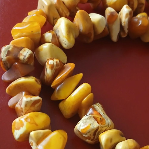 Necklace of genuine amber in cream honey color, 65 cm, 46 grams