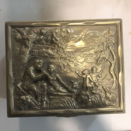 Massif brass jewelry box used, old embossed