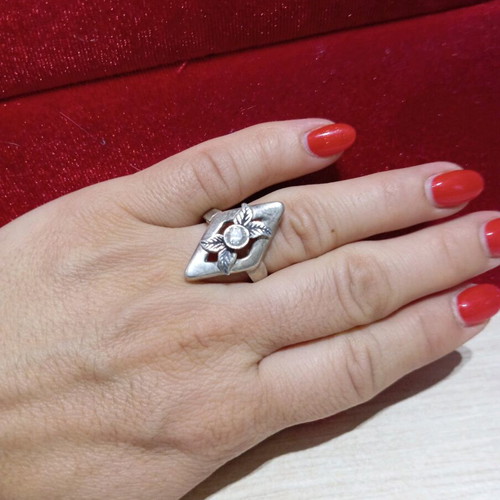 Silver 925 vintage ring new with zircon stone