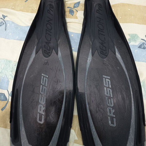 Cressi Reaction Pro diving fins used, size 8-9 or 42-43