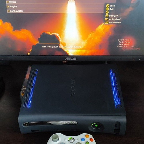 Xbox 360 Late Falcon RGH3 like new with 120GB HDD and Kinect