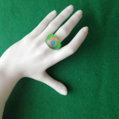 Blown glass sun ring in green color new