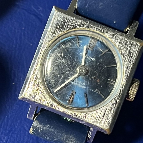 Lot of 4 vintage wristwatches used for repair or parts