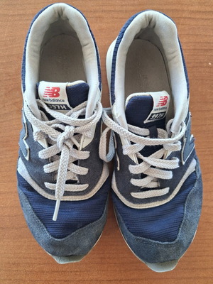 New Balance αθλητικά παπούτσια μέγεθος 39 μεταχειρισμένα, γκρι και μπλε, σόλα χρειάζεται κόλλα