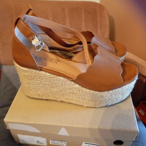 Platform sandals size 37 new, genuine leather, 8.5 cm heel, brown