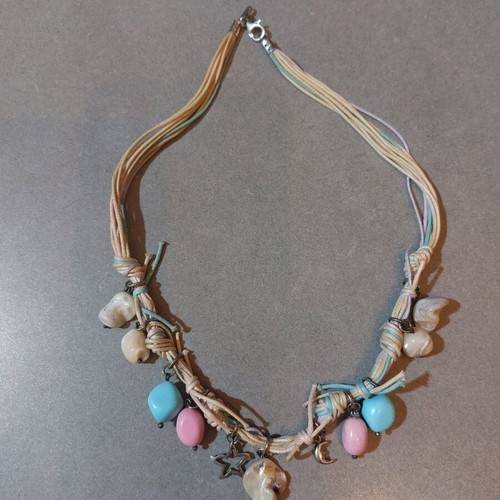 Boho necklace like new with pink and multicolored hanging stones