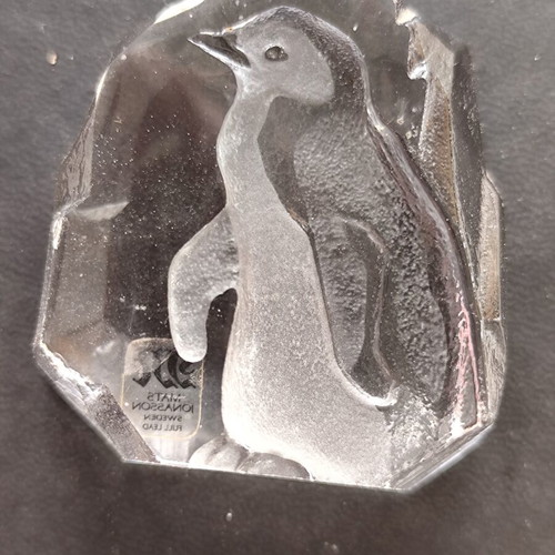 Mats Jonasson Crystal Sculpture Penguin like new