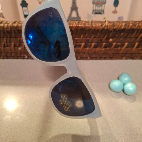 Children's sunglasses like new, trendy shades