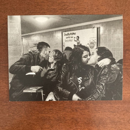 Επιταγμένη καρτ ποστάλ Enri Canaj Teenagers Berlin 2018 καινούργια