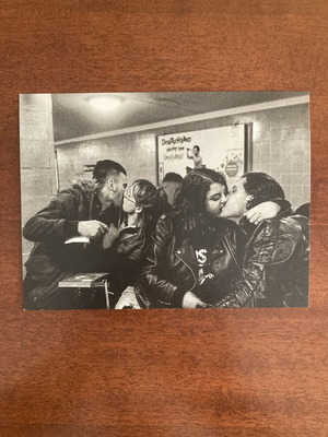Επιταγμένη καρτ ποστάλ Enri Canaj Teenagers Berlin 2018 καινούργια