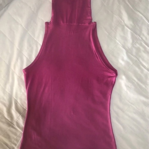 Must sleeveless turtleneck top like new, pink, size S
