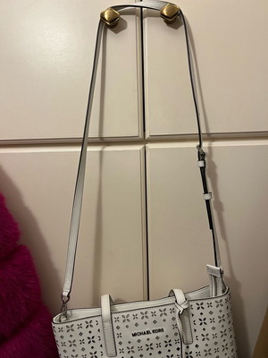 Michael Kors leather shoulder bag white with silver leaf pattern