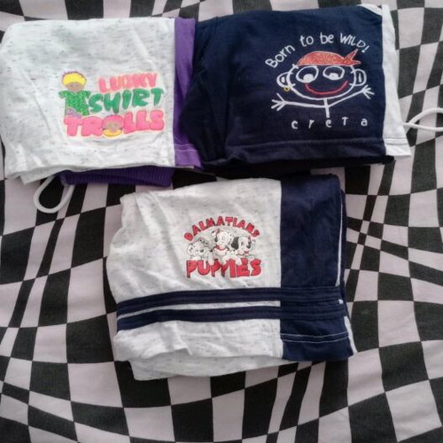 Set of 3 shorts with prints like new, size 6-7 years
