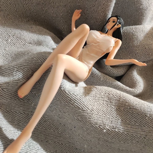 Nico Robin figure from One Piece like new, 25cm
