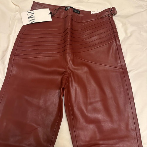 Zara high-waisted faux leather leggings with waistband and zippers new, burgundy
