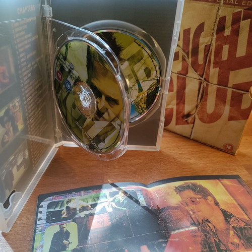 Fight Club 2-Disc Special Edition DVD like new, English subtitles