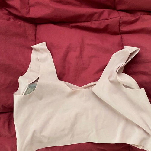 Seamless sports bra XL like new, black and beige