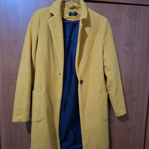Only mustard coat size XS like new