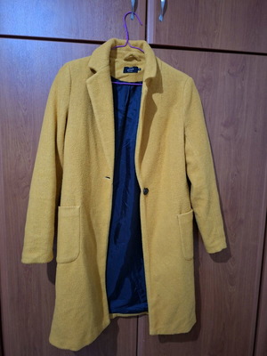 Only mustard coat size XS like new