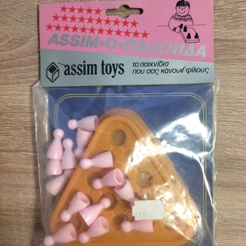 ASSIM TOYS TRIANGLE TABLE GAME