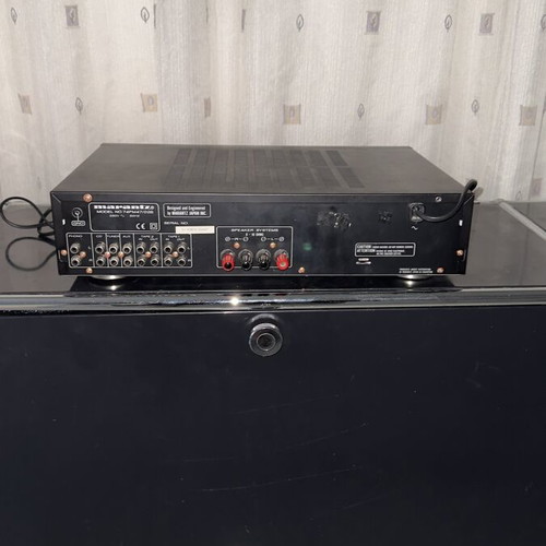 Marantz PM-47 amplifier like new with multiple device inputs