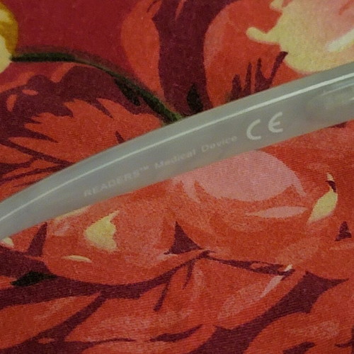 Reading glasses +3.00 diopters, grey and silver