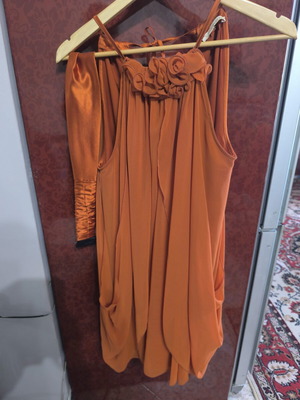 Dress with inner tulle belt