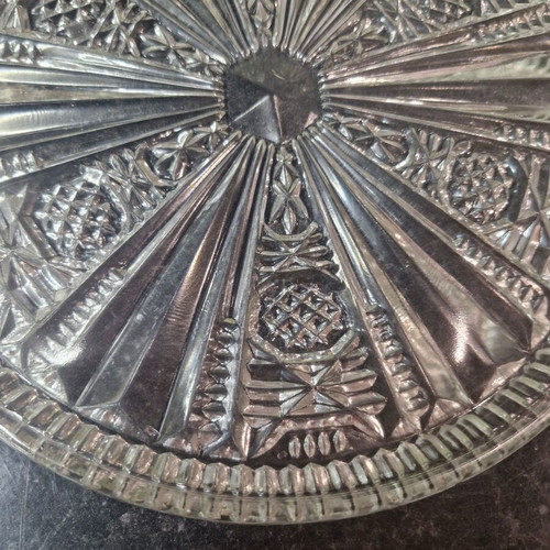 Round glass serving platter like new