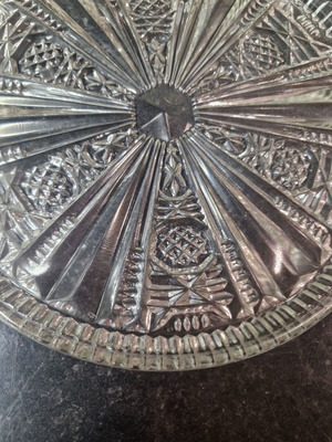 Round glass serving platter like new