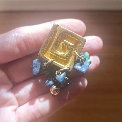 Vintage clip earrings used, good condition