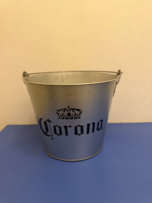 Метален кофа за лед за бира Corona употребяван