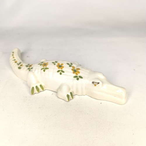Ceramic crocodile new 20×8