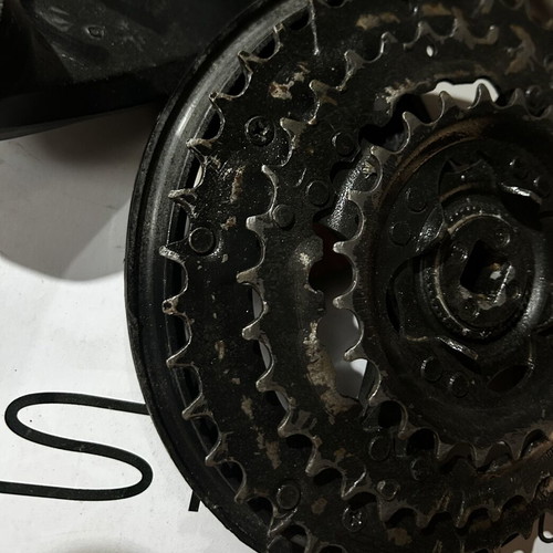 Shimano crankset with chainrings