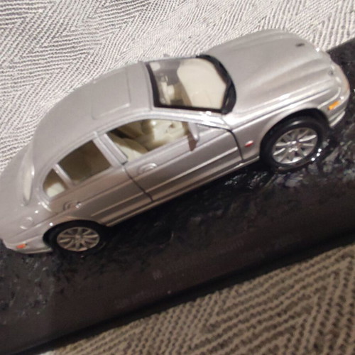 Jaguar X Type 2001 metal miniature model, like new